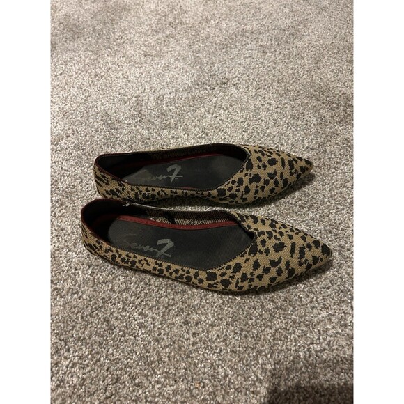 Seven7 Elsa Point Toe Flats Sock Fabric Shoes Women's Sz‎ 8 Animal Print - Picture 1 of 6